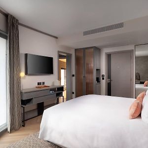 Superior Eck-Zimmer mit Kingsize-Bett